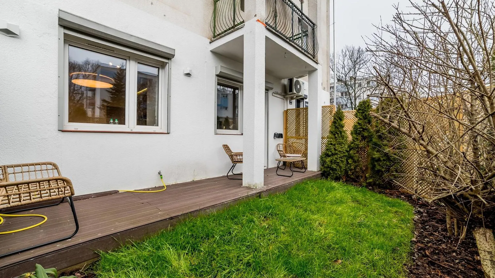 Grunwald Raszynska Apartment بوزنان